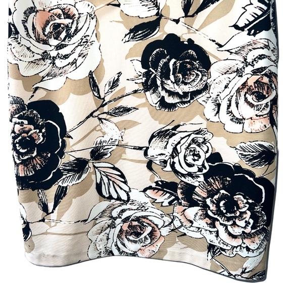 𝐏𝐄𝐀𝐂𝐇 𝐕𝐄𝐋𝐕𝐄𝐓 | FLORAL RUCHED SLEEVELESS DRESS - Picture 6 of 10